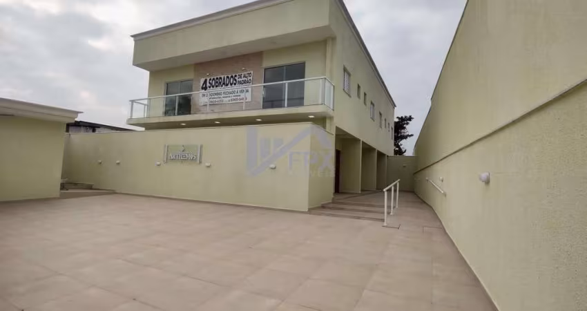 Sobrado para Venda em Itanhaém, Belas Artes, 2 dormitórios, 2 suítes, 1 banheiro, 1 vaga