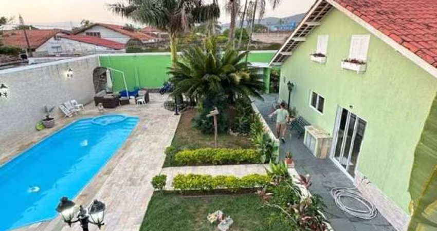 Casa Alto Padrão para Venda em Itanhaém, Suarão, 4 dormitórios, 2 suítes, 4 banheiros, 6 vagas