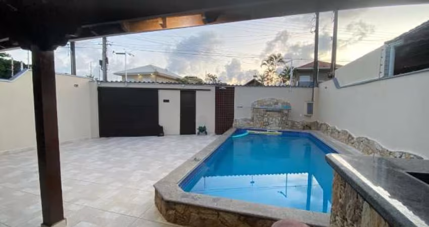 Casa Alto Padrão para Venda em Mongaguá, Balneário Flórida, 3 dormitórios, 2 suítes, 1 banheiro, 4 vagas