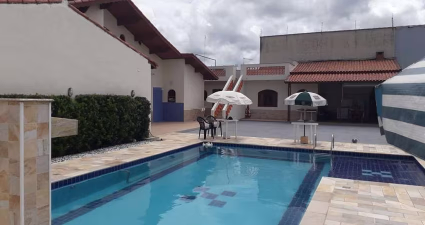 Casa Alto Padrão para Venda em Itanhaém, Grandesp, 3 dormitórios, 1 suíte, 2 banheiros, 1 vaga