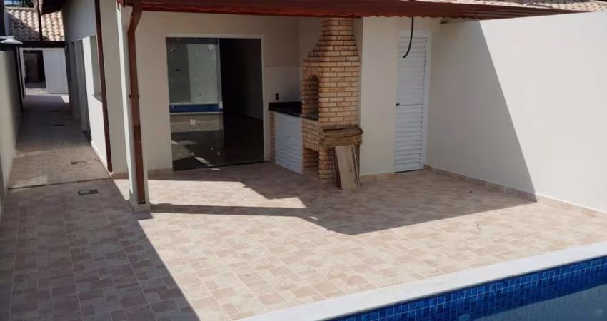 Casa para Venda em Itanhaém, Jardim Grandesp, 2 dormitórios, 1 suíte, 2 banheiros, 3 vagas
