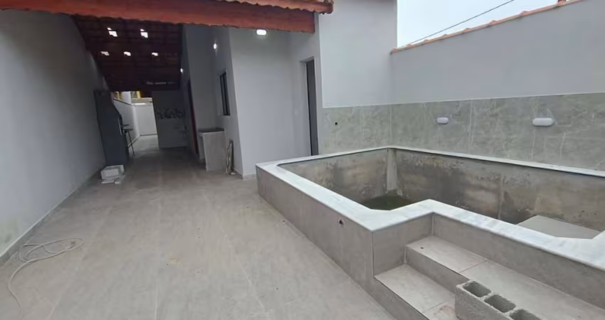 Casa para Venda em Itanhaém, Loty, 2 dormitórios, 1 suíte, 2 banheiros, 2 vagas