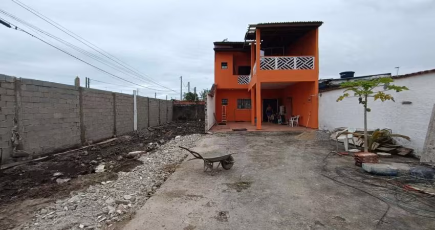 Sobrado para Venda em Itanhaém, Balneário Gaivota, 2 dormitórios, 1 suíte, 1 banheiro, 10 vagas