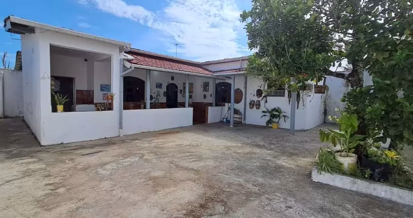 Casa para Venda em Itanhaém, Balneário Gaivota, 2 dormitórios, 2 suítes, 3 banheiros, 4 vagas
