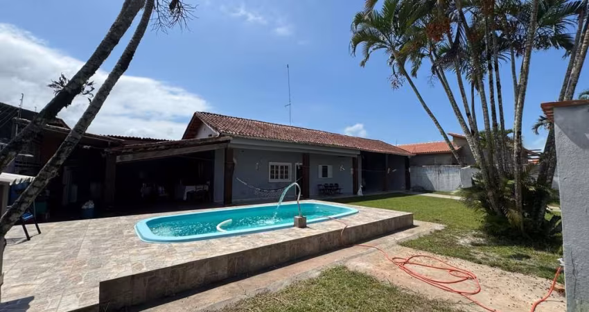 Casa para Venda em Itanhaém, Jardim Regina, 3 dormitórios, 2 banheiros, 10 vagas
