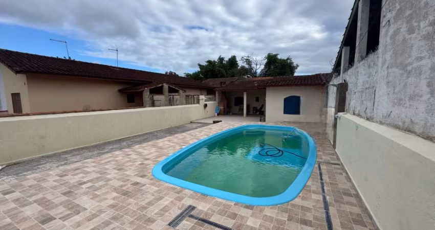Casa para Venda em Itanhaém, Bopiranga, 2 dormitórios, 2 banheiros, 5 vagas