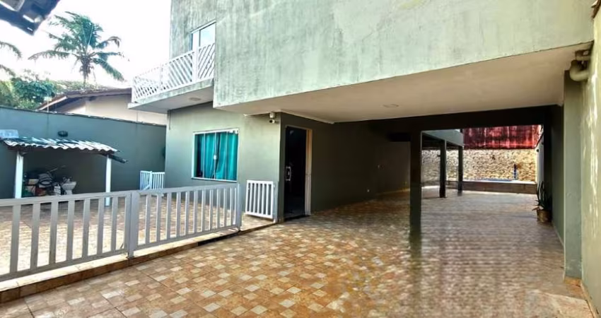 Sobrado para Venda em Itanhaém, Jardim Regina, 3 dormitórios, 3 suítes, 1 banheiro, 6 vagas