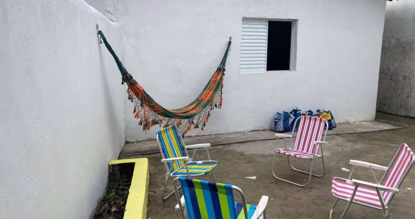 Casa para Venda em Itanhaém, Jardim Umuarama, 1 dormitório, 2 banheiros, 2 vagas
