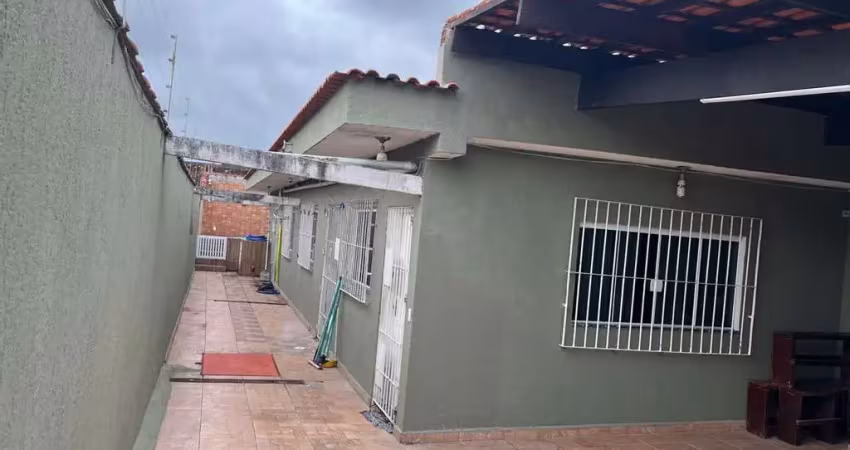 Casa para venda em itanhaém, jardim umuarama, 3 dormitórios, 2 suítes, 1 banheiro, 2 vagas