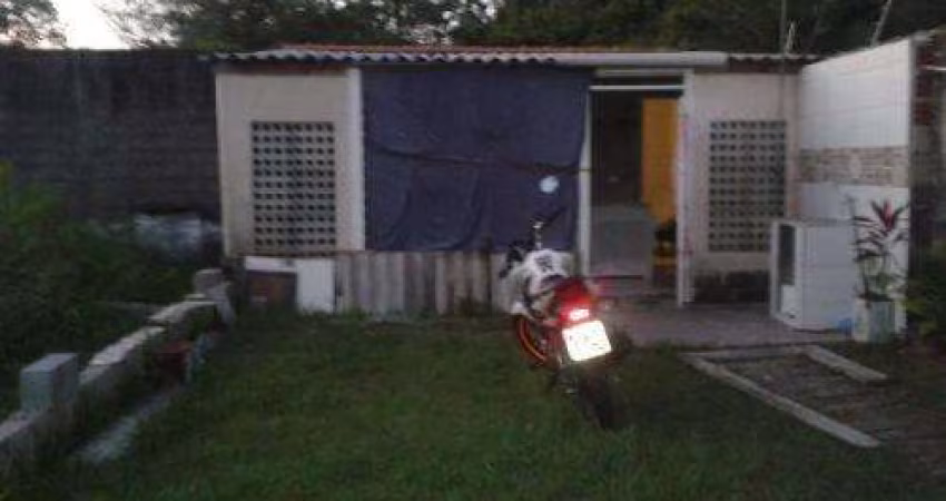 Casa para Venda em Itanhaém, Jardim Guacyra, 1 dormitório, 1 banheiro, 4 vagas