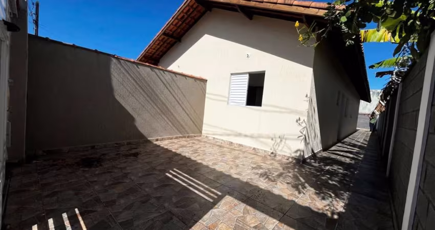 Casa para Venda em Itanhaém, Nova Itanhaém, 2 dormitórios, 1 suíte, 1 banheiro, 2 vagas