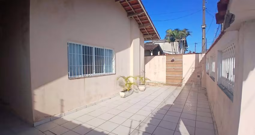Casa para Venda em Itanhaém, Nova Itanhaém, 3 dormitórios, 1 suíte, 1 banheiro, 4 vagas