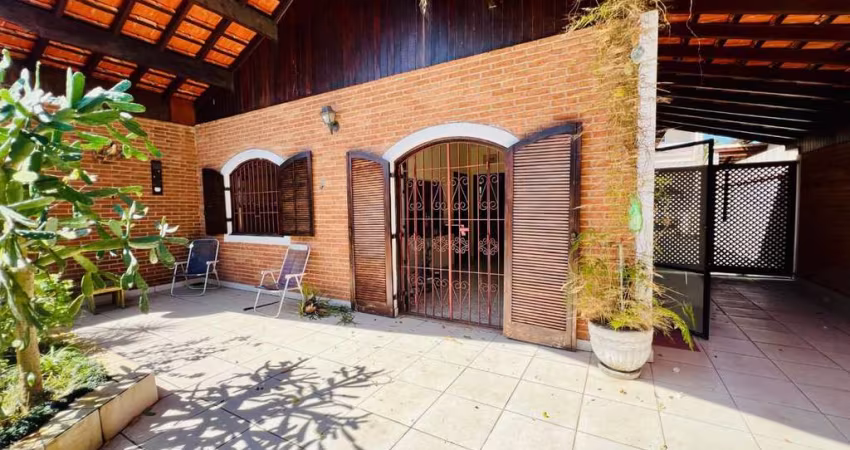 Casa para Venda em Itanhaém, Balneário Gaivotas, 3 dormitórios, 1 suíte, 2 banheiros, 1 vaga