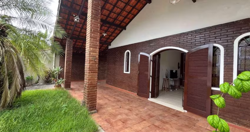 Casa para Venda em Itanhaém, Grandesp, 3 dormitórios, 1 suíte, 1 banheiro, 3 vagas