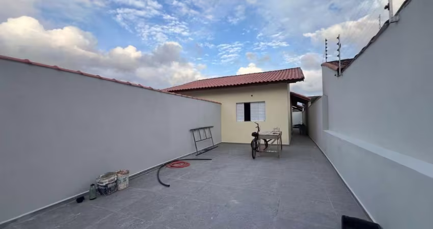 Casa para Venda em Itanhaém, Laranjeiras, 2 dormitórios, 1 suíte, 1 banheiro, 4 vagas