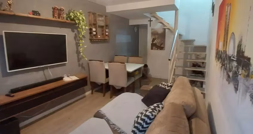 Linda casa, de 2 quartos com garagem, varanda, condominio fechado com area de lazer