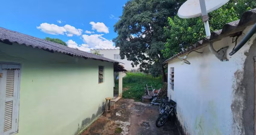 Casa para Venda em Atibaia, Alvinópolis, 4 dormitórios, 2 suítes, 3 banheiros, 4 vagas