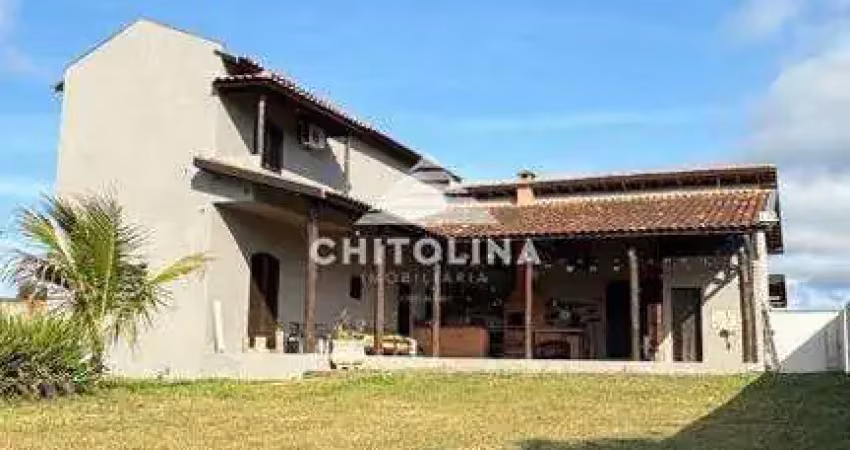 Linda chacára a venda com 708 m² de área total, dentro da cidade!