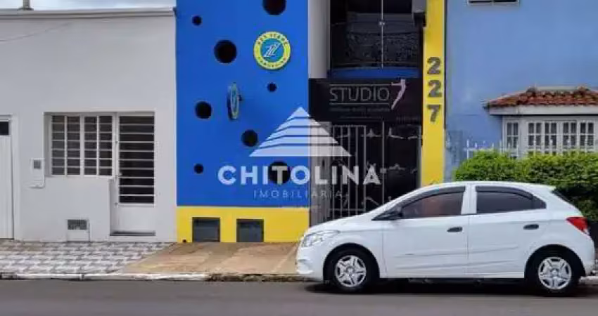 Duas salas comerciais em ótima localização!! - 2 medindo 40m² cada uma, com ar condicionado, recepção, 2 banheiros, copa e despensa. agende uma visi