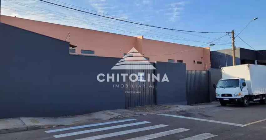 Barracão comercial medindo aproximadamente 800m², com 2 salas, 2 banheiros sendo um para deficiente e refeitório com um banheiro. agende uma visita