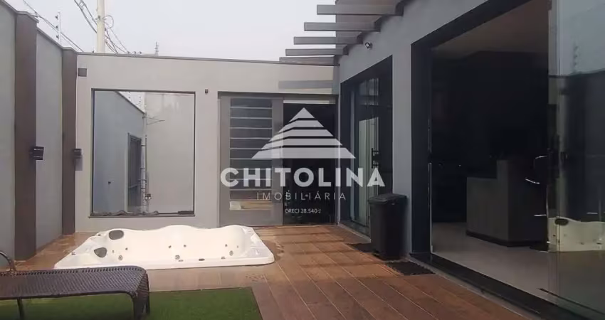 Linda casa, com 2 suites, garagem coberta para 4 carros, acabamento de alto padrão.