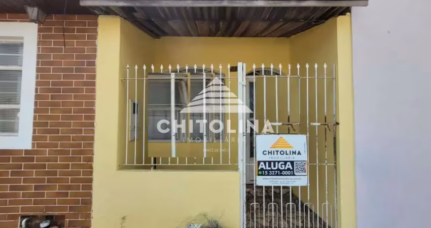 Casa padrão em ótima localização!! - com 3 dormitórios, sala, cozinha, banheiro social e área de serviço. **sem garagem** agende uma visita e confir