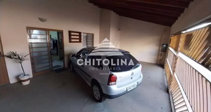 Casa padrão, esperando pela sua decoração!! com 2 dormitórios, sala, cozinha, 1 banheiro, área de serviço, quintal e 2 vagas de garagem. agende uma
