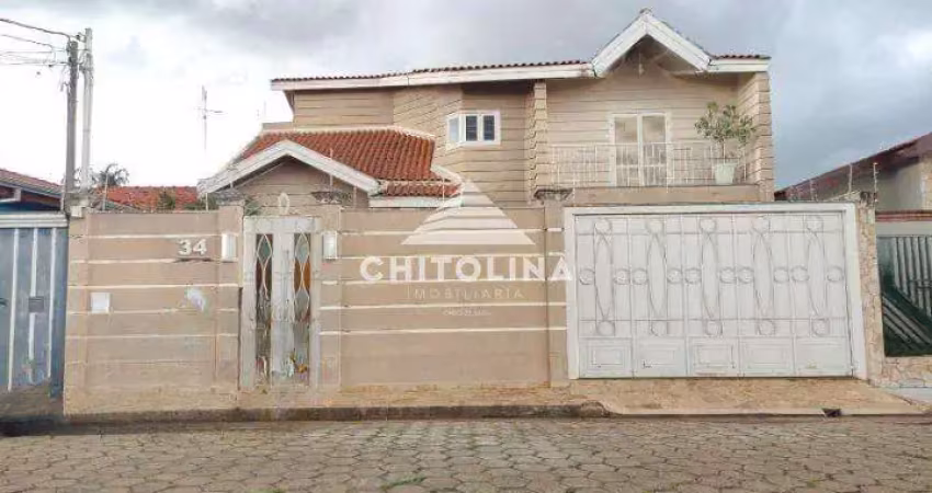 Oportunidade, sobrado com 3 suítes, piscina, edícula com 296,46 m² de construção.