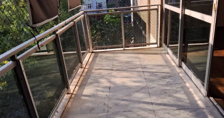 Varandão 135m2 duas vagas na escritura.