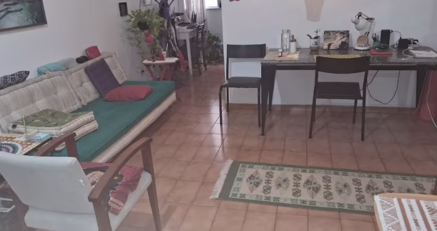Fundos claro silencioso somente 4 por andar.