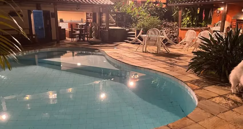 Permuta-se parta do valor condominio alto padrão terreno 950m2 ,area construida 410m2