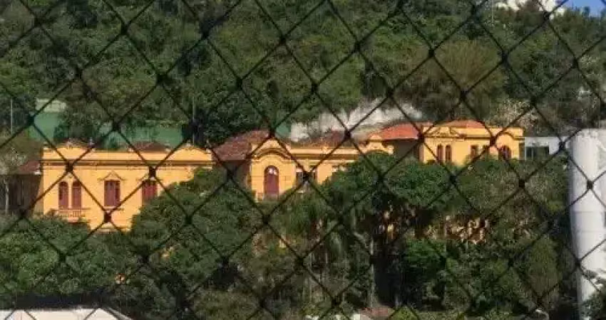 Proximo a rua catete  farto comécio coladinho  metro