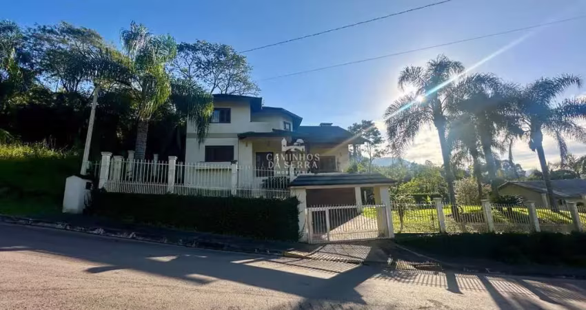 CASA DE 4 DORMITÓRIOS COM PISCINA À VENDA, Alto da Colina, Picada Cafe - RS