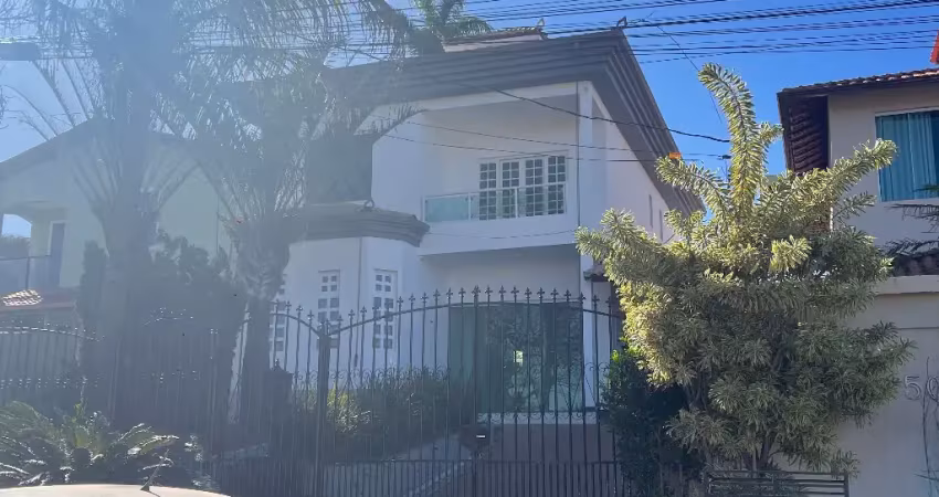 Casa 3 quartos, 1 suite e area gourmet com piscina em condominio fechado