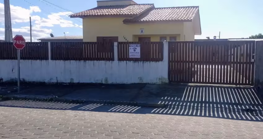 Casa com piscina à venda – centro de balneário arroio do silva / sc