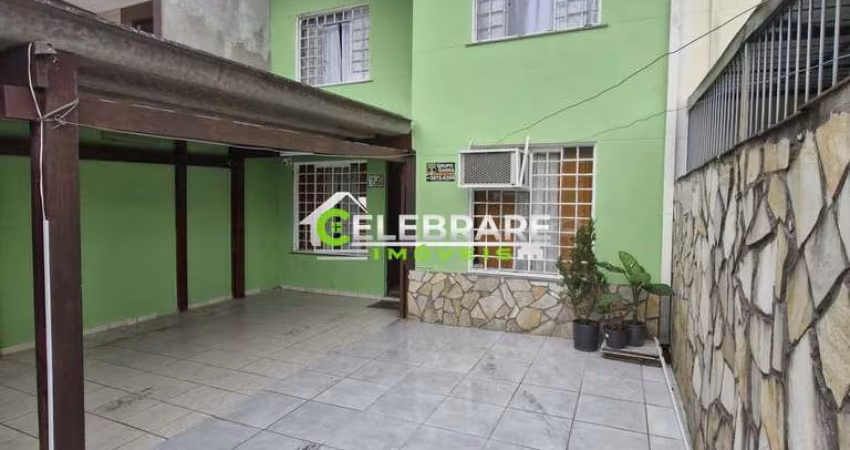 SOBRADO NO HAUER, 03 QUARTOS, SUÍTE COM HIDRO, CHURRASQUEIRA.