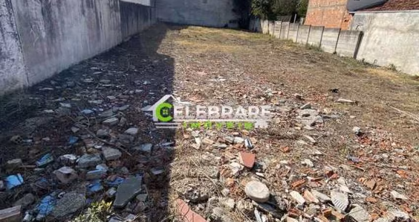 EXCELENTE TERRENO EM PINHAIS! 600m², PRÓXIMO A AVENIDA MARINGÁ