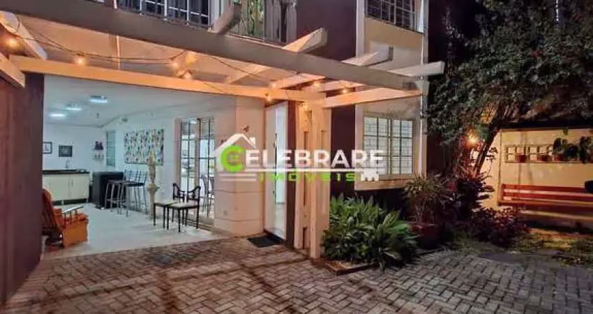 Espetacular triplex,4 qts,2 suít.,terraço,churrasq.,próx. parq.