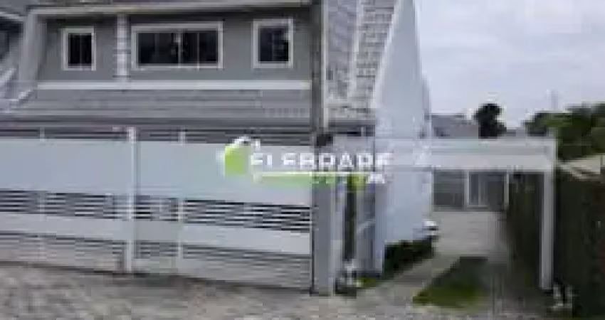 Sobrado no sítio cercado!!! 03 qtos, próx.merc navegantes