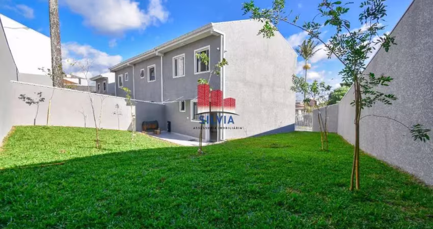 Belíssimo sobrado de esquina com 3 quartos e 173,79m² de área livre de terreno no alto boqueirao - curitiba