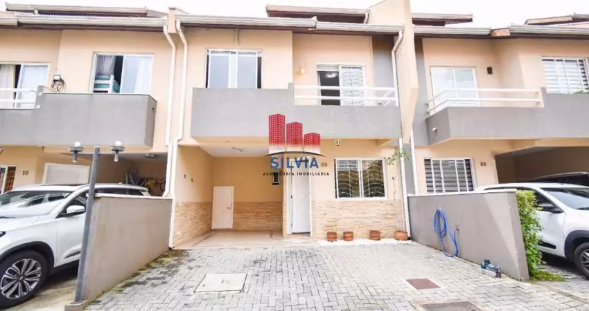 Maravilhoso sobrado triplex em condomínio fechado com 130m², 3 quartos sendo 1 suíte, na melhor região do novo mundo.