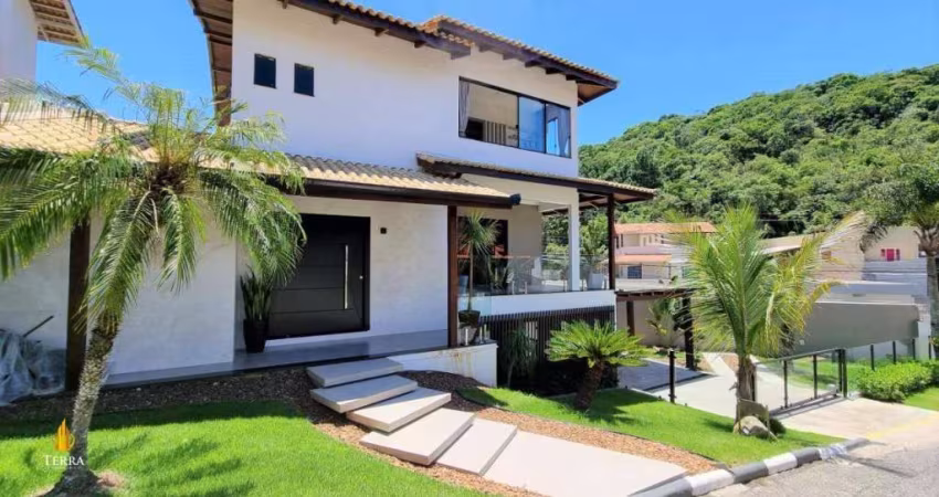 Casa a venda localizada na Praia dos Amores em Balneário Camboriú.