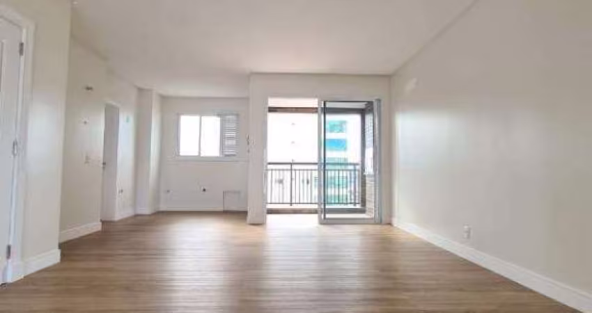 Apartamento à venda no Edifício Windsor Village localizado no Centro em Balneário Camboriú.