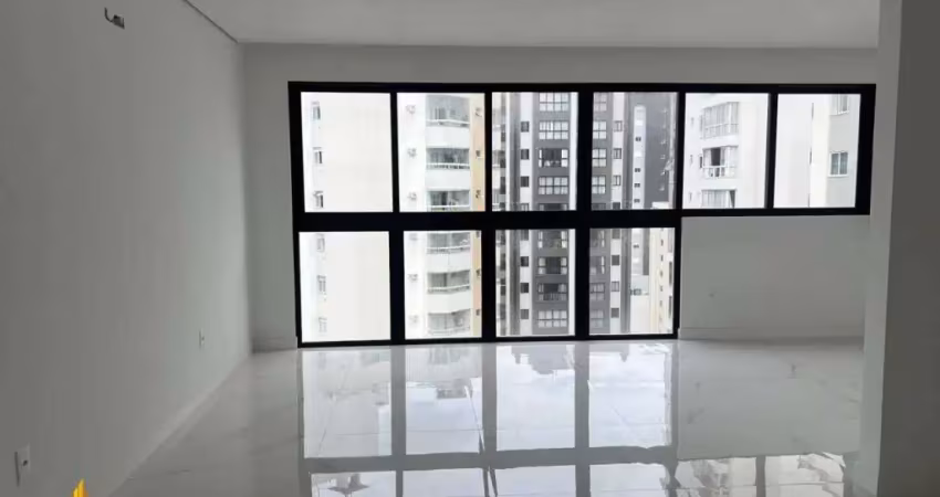 Apartamento a venda no edifício dresden residence localizado no centro em balneário camboriú.