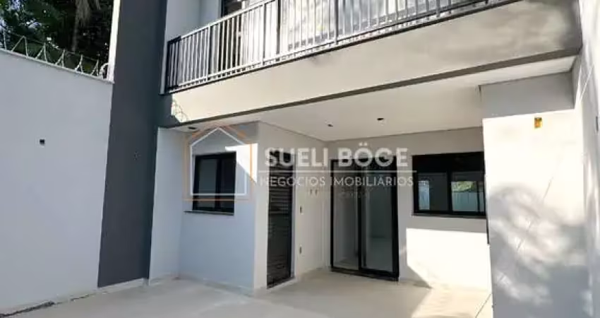 Sobrado com 3 suítes e 2 vagas de garagem no bairro glória