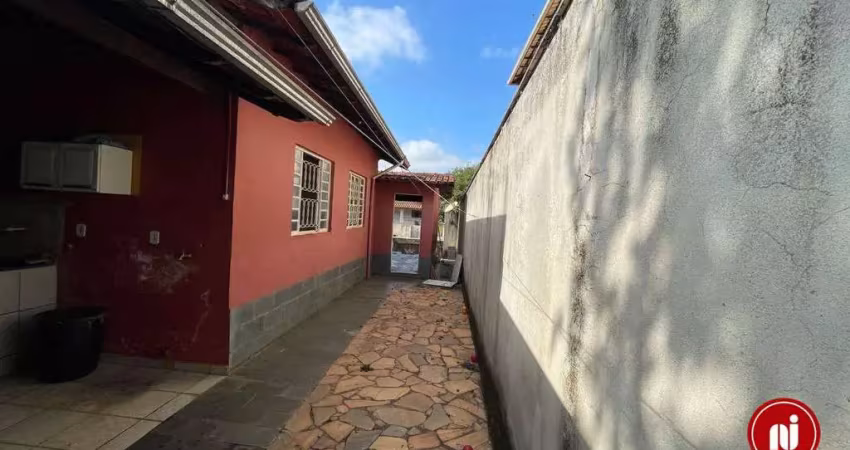 Casa com 3 dormitórios, 180 m² - venda por R$ 490.000 ou aluguel por R$ 2.510/mês - Grajaú - Brumadinho/Minas Gerais