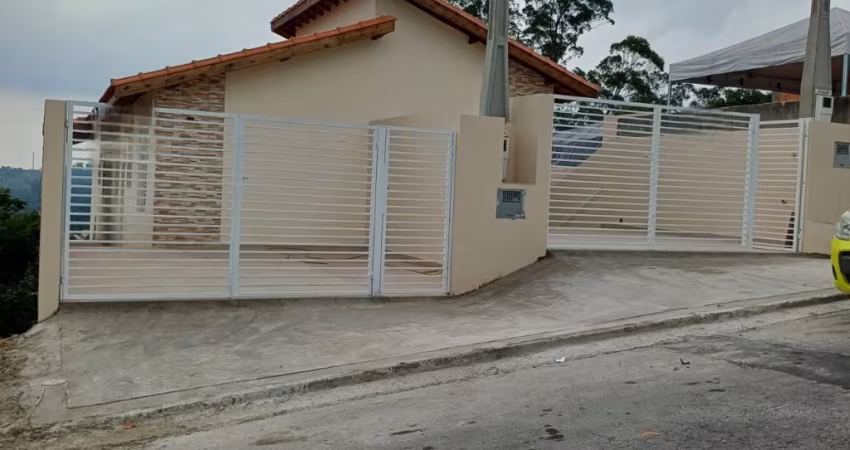 Casa nova para venda em Mairinque