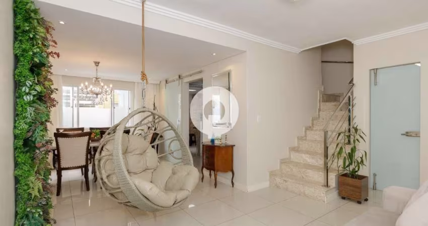 Sobrado Triplex Lindo  - Condomínio Fechado