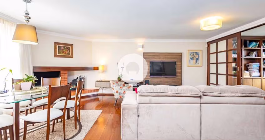 Casa com 268m² com terreno grande no Ahú