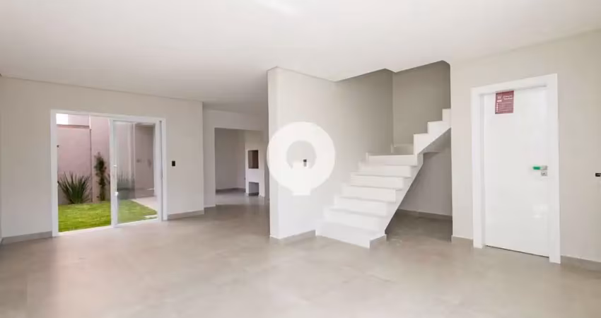 Casa com 3 quartos à venda na Rua Jurandir A. Loro, 277, Bacacheri, Curitiba